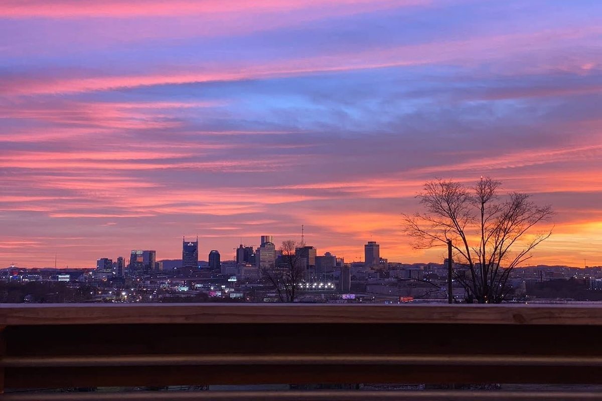 Large Groups~Renovated Nash themes~Sleeps 20+ gallery image 4