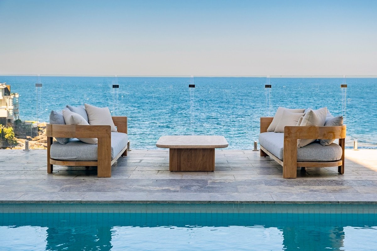 Stunning 4BR Waterfront House w/pool in Sth Coogee gallery image 5