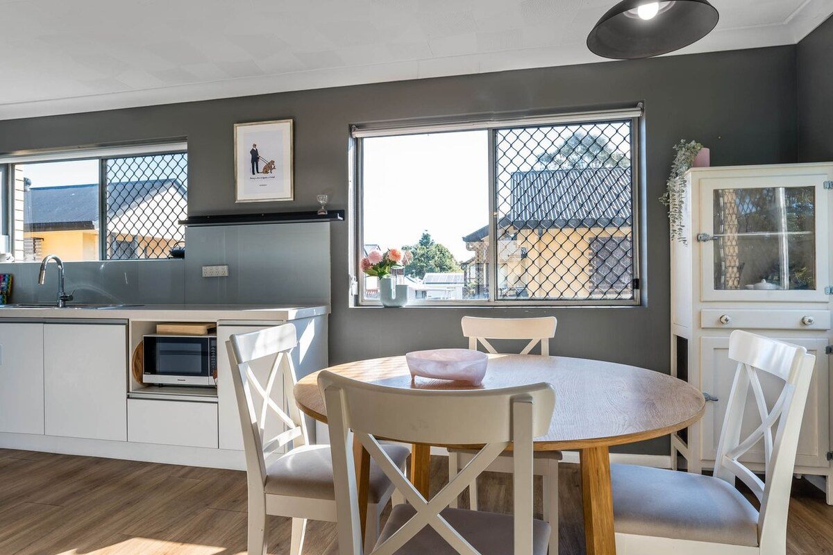 City Fringe Retreat Parkland Views gallery image 5