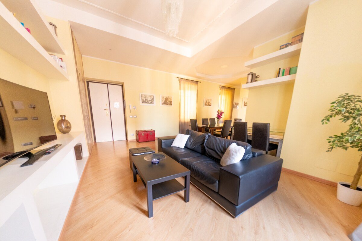 Lovely 4-bedroom apartment 30m SanGiovanni metro gallery image 3
