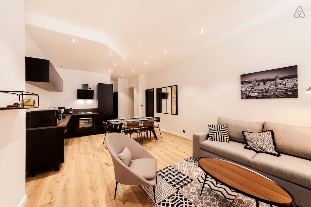 Pure happiness city center – AC and balneo AIL