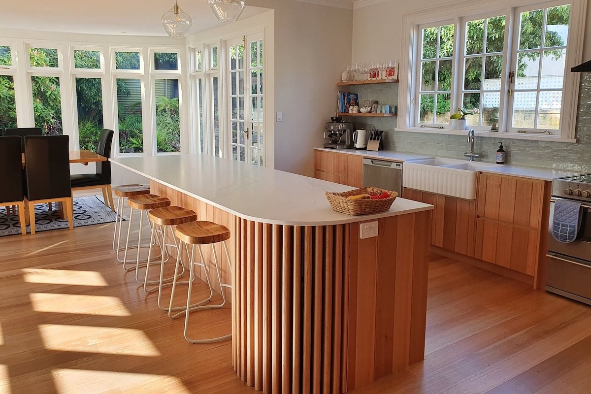 Derwent River Home – Absolute Waterfront Hobart gallery image 5