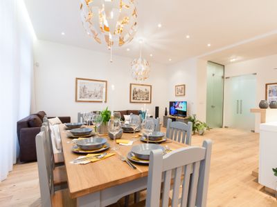 Glamour Excellent C 5-Bedrooms (Prague Old Town)