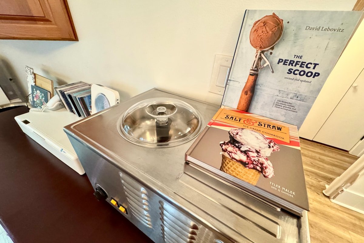 /zBig Blue Ranch 1962 SUNY Eagle Hill 4Beds 2Bath gallery image 5