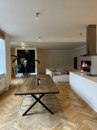 Brand new 179sqm luxury city center apartment