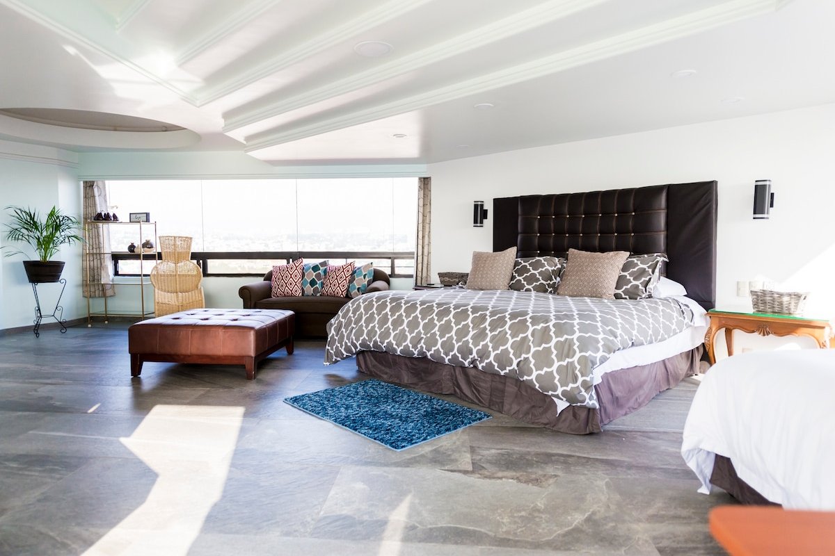 “Artful Comfort in the Heart of Lomas W Balcony” gallery image 3