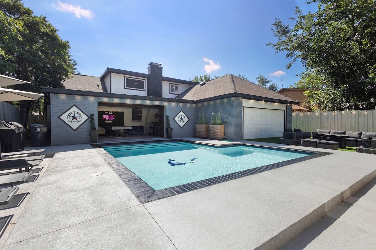 Heated Pool | Bar | Game Room | Golf | Sauna gallery image 3