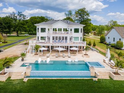 Above Nashville Lakeside Oasis I Lakefront | Pool&