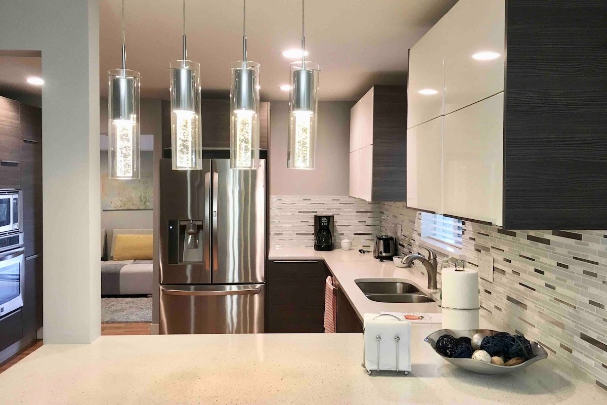 Centrally Located-Univ Park Home-Lovely & Spacious gallery image 3