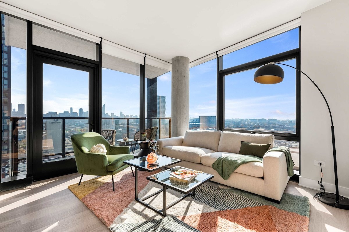 West Loop Scenic Views + Private Balcony Retreat gallery image 2