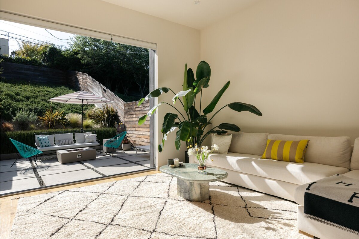 Modern home in Silver Lake gallery image 5