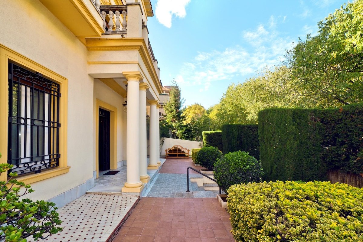 Villa Victoria Barcelona – Luxury Private Oasis gallery image 4