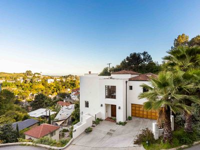 Sweeping Views, Hollywood Hills to Downtown!