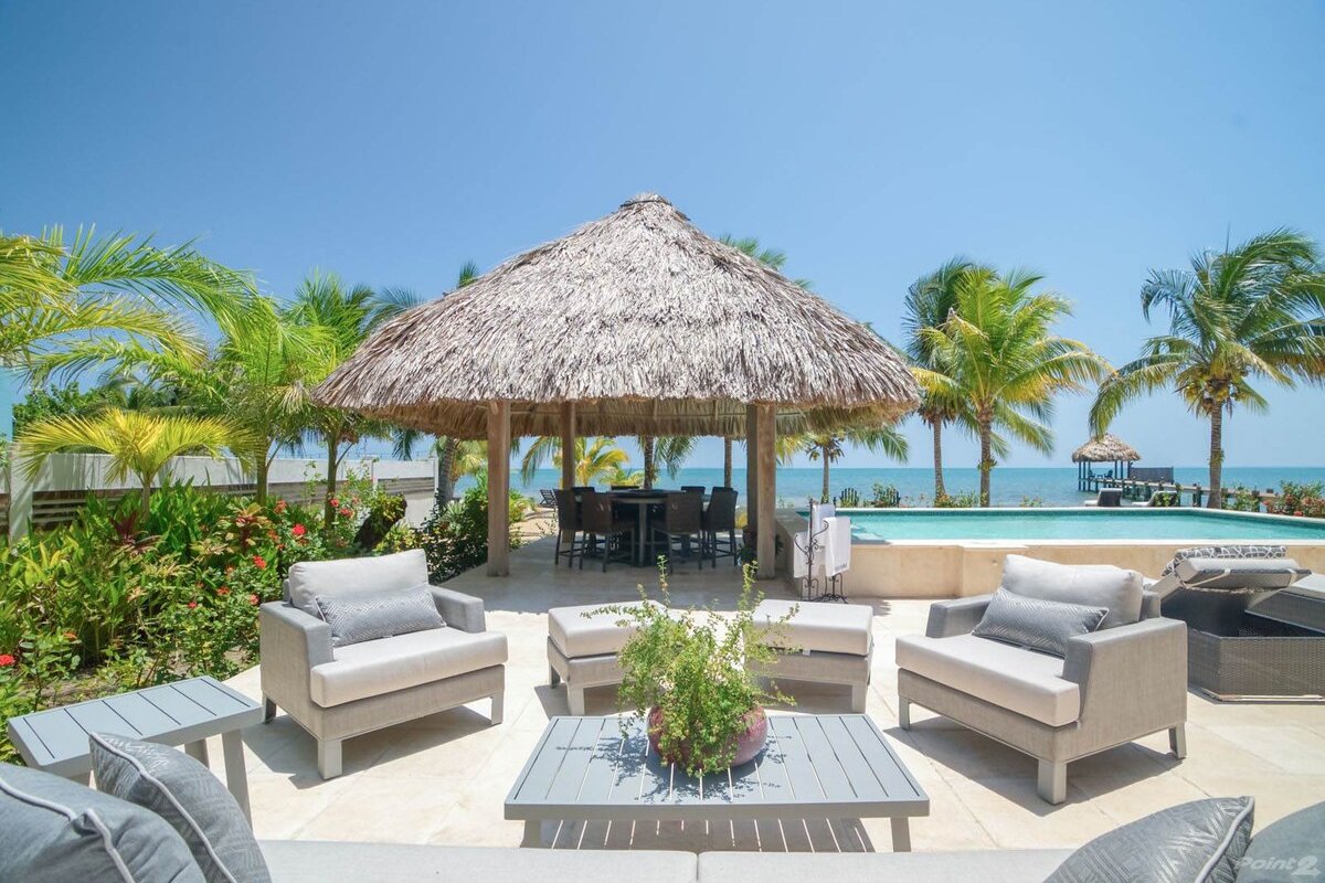 Luxury Oceanfront Villa w/ 2 Pools, Beach & Pier gallery image 5