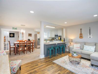 Nashville Vibes 4 bd/2.5 ba, Hot Tub, Game Room