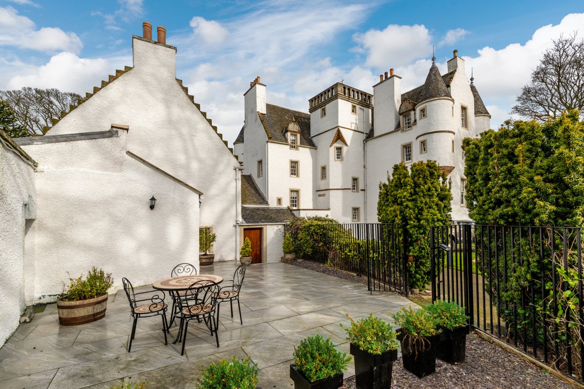 Live like a King / Queen In The City