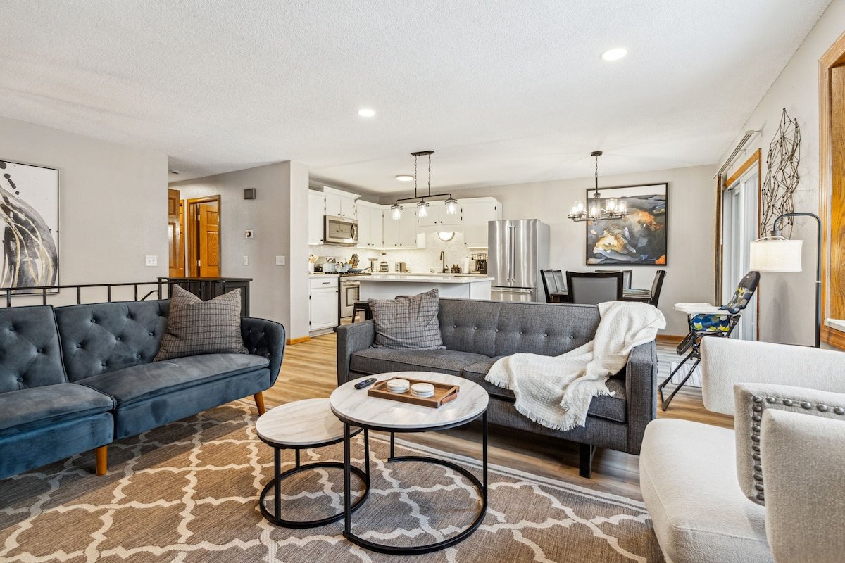 Champions’ NSC Retreat HotTub Grill FirePit Fenced gallery image 5