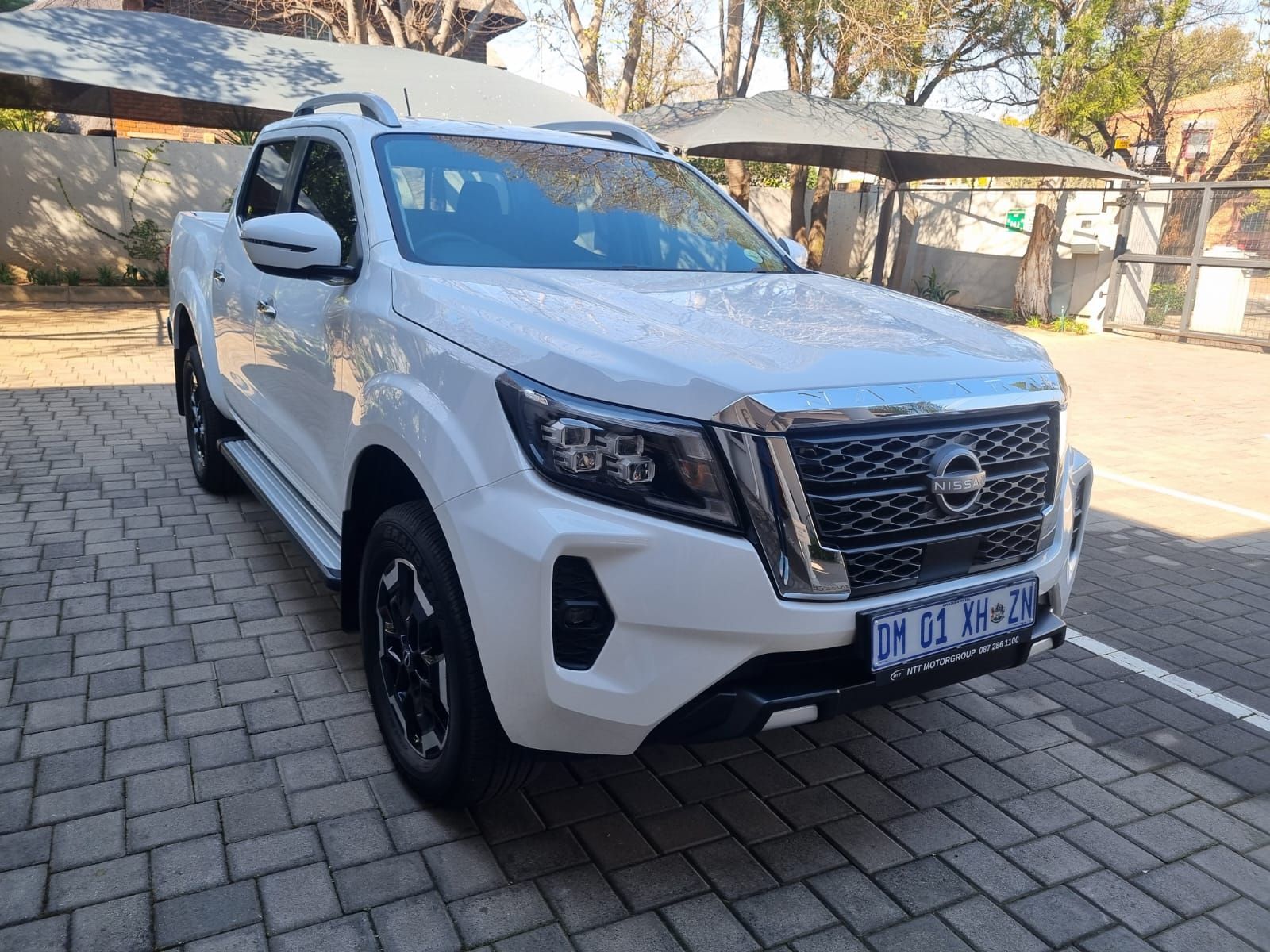 NISSAN NAVARA 2.5D LE 4X2 AT  for Sale in South Africa
