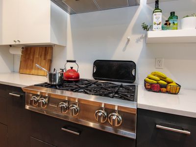 Light-Filled Modern Retreat | PDX Feb–Apr 2026