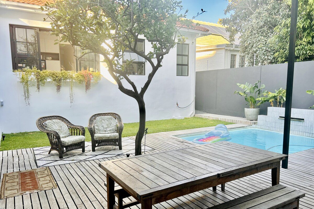 Oasis off trendy Kloof Street gallery image 5