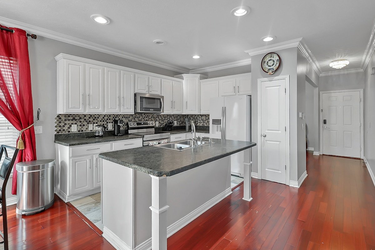 5 Bedrooms Home at Mt Camel East great neigborhood gallery image 3