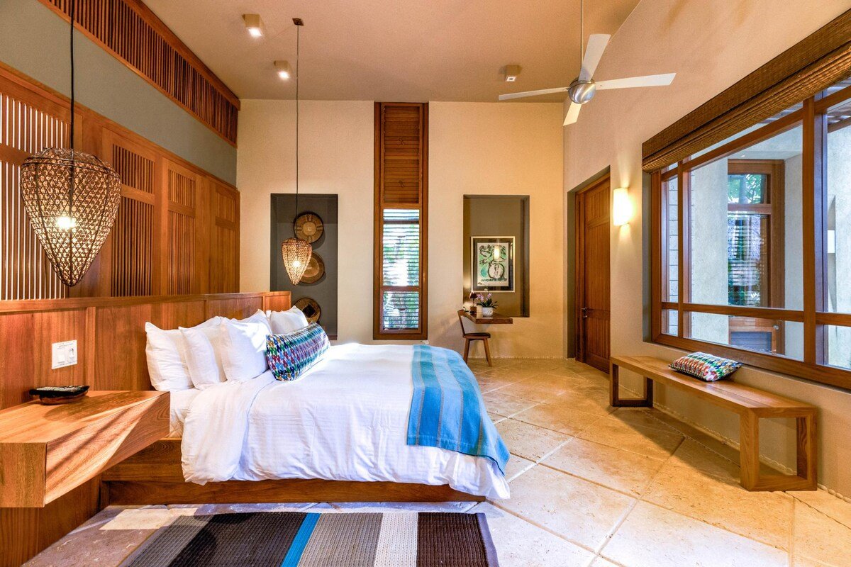 Casa Carey – Majestic Golfside Ocean Retreat gallery image 2