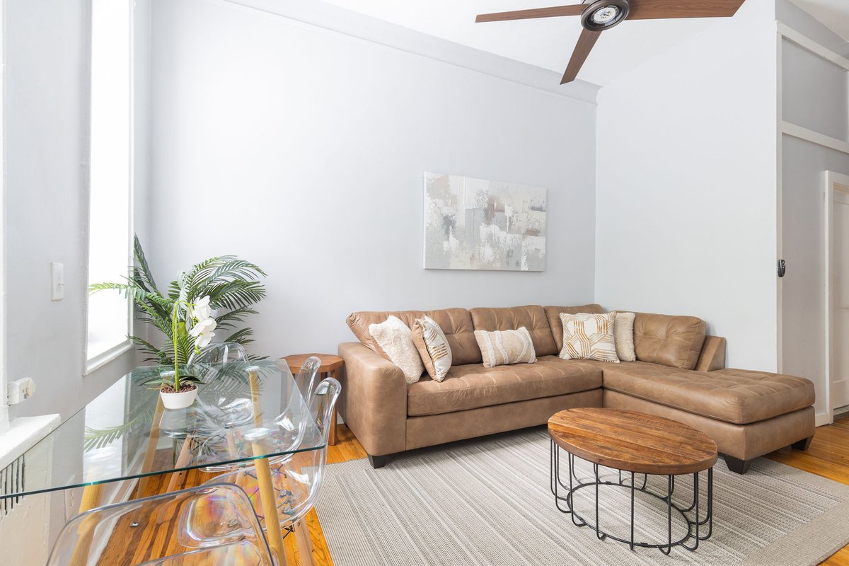 Huge 4 Bedroom, 2 Bath + Yard