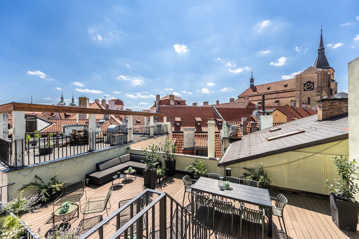 Sunny Prague apartment with the view and terrace gallery image 2