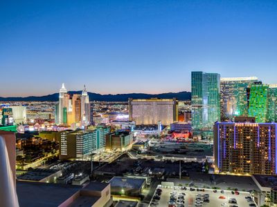 30th Floor Strip Views MGM Signature