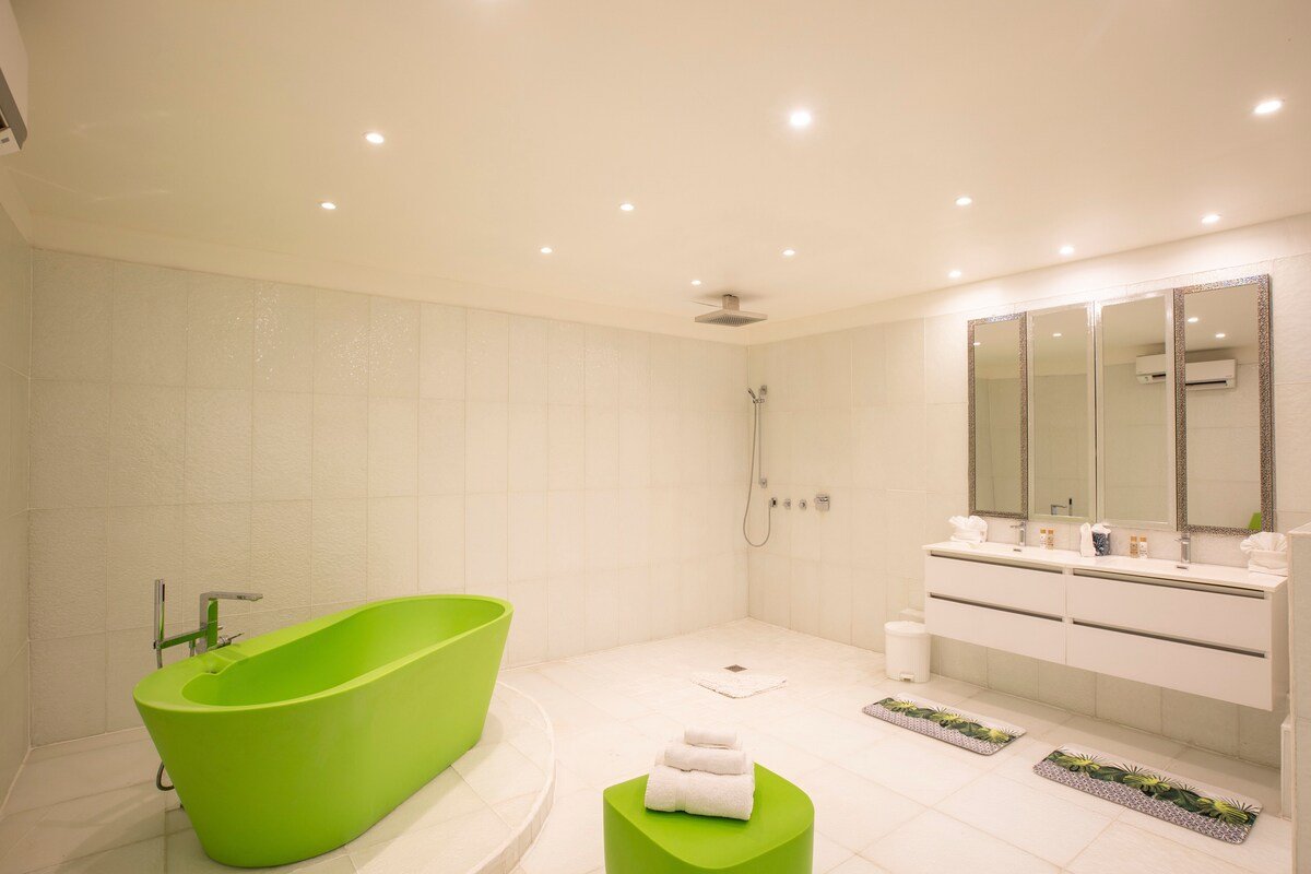 La Perla Palais gallery image 4