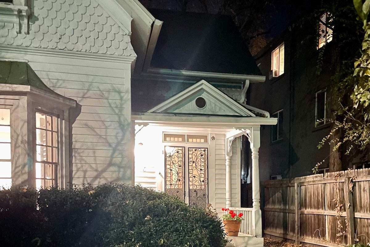 “The Cottage” Downtown Denver gallery image 3