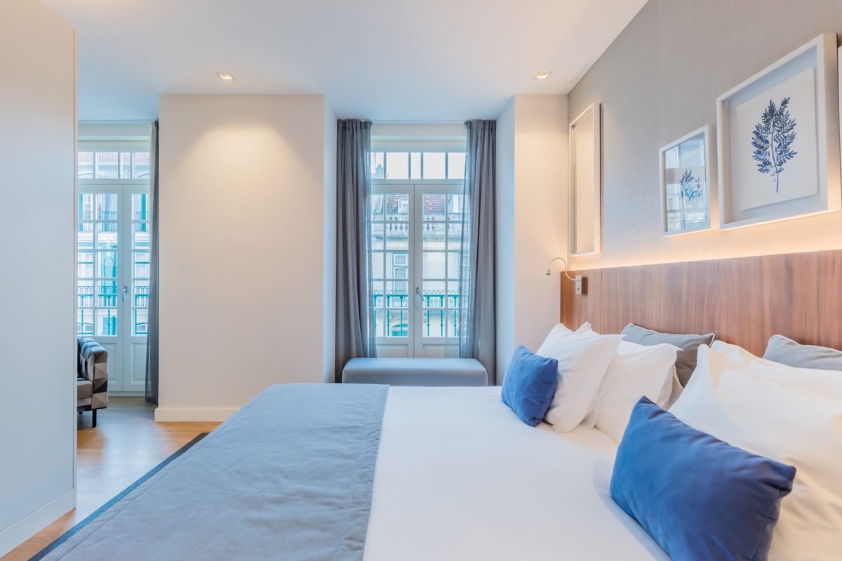 Augusta Residence 2 bed Juliette Balcony Great Views