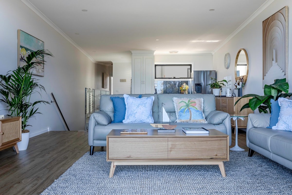 On The Bay Bonbeach – Unmatched Beachfront Luxury gallery image 5