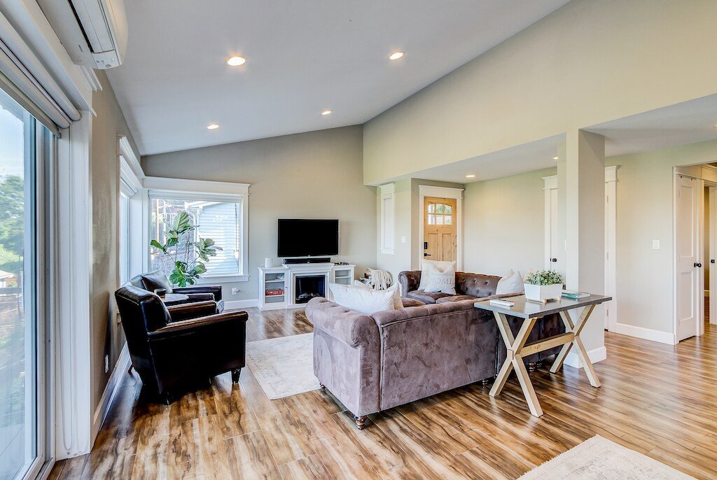 Seattle Luxury Retreat Home Near the Stadiums gallery image 3