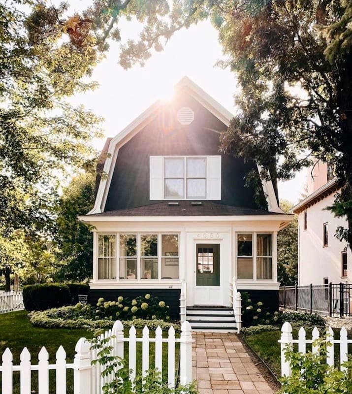 Charming Boxwood Cottage in Linden Hills gallery image 2