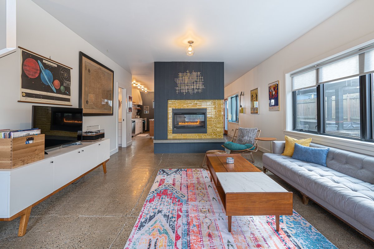 Bright and modern 2bd/2.5ba- close to Alberta st!