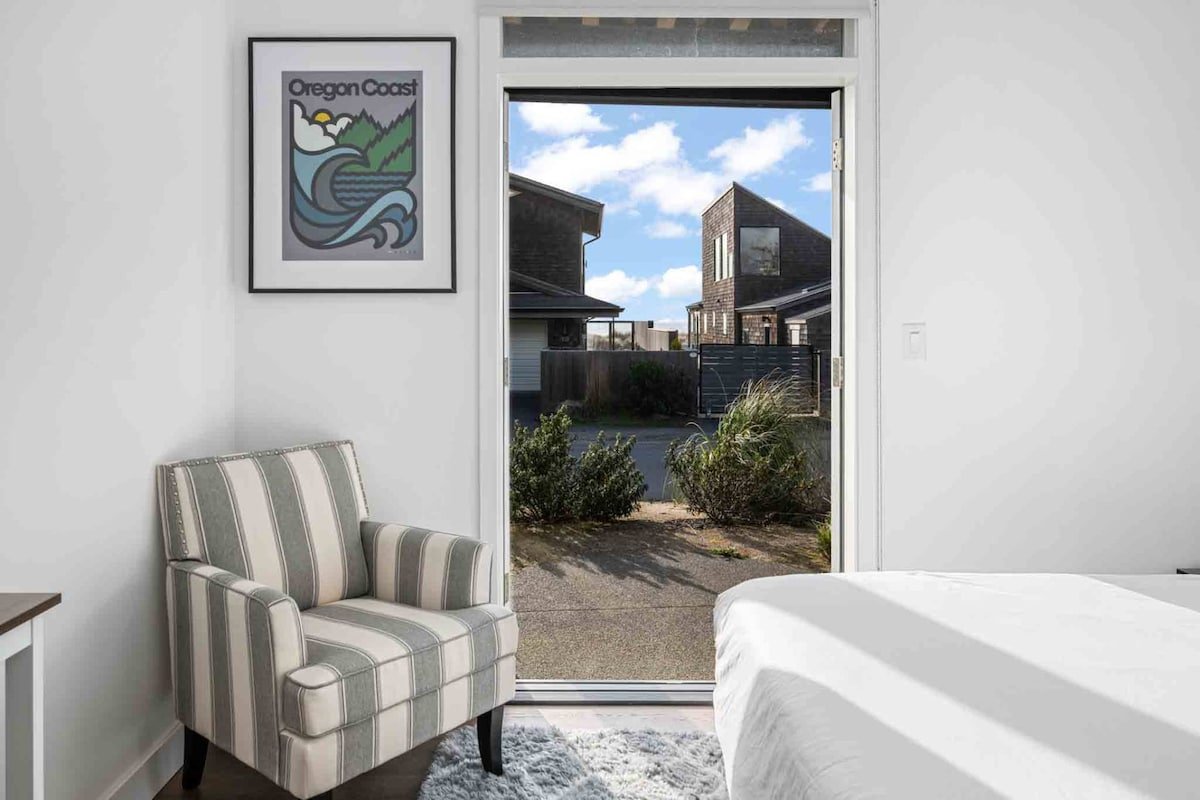 Incredible Manzanita Escape, Indoor Sport Court, gallery image 5