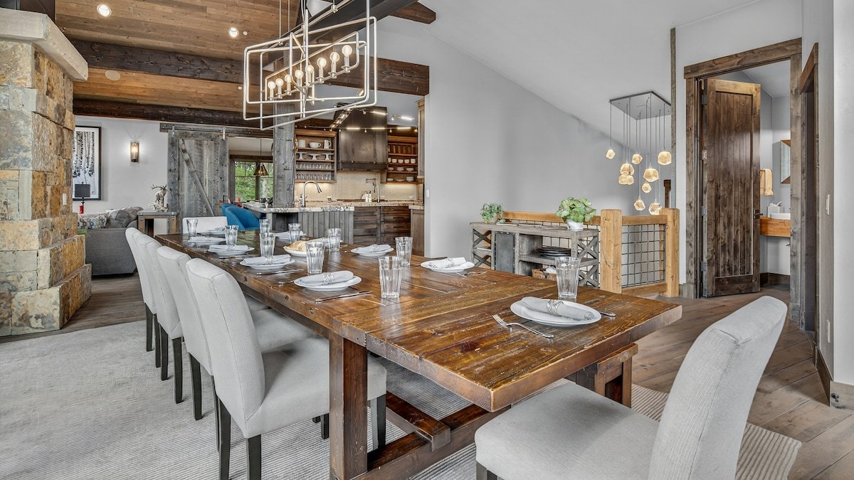 Hot Tub + Theatre Room – Summit at Shock Hill gallery image 3