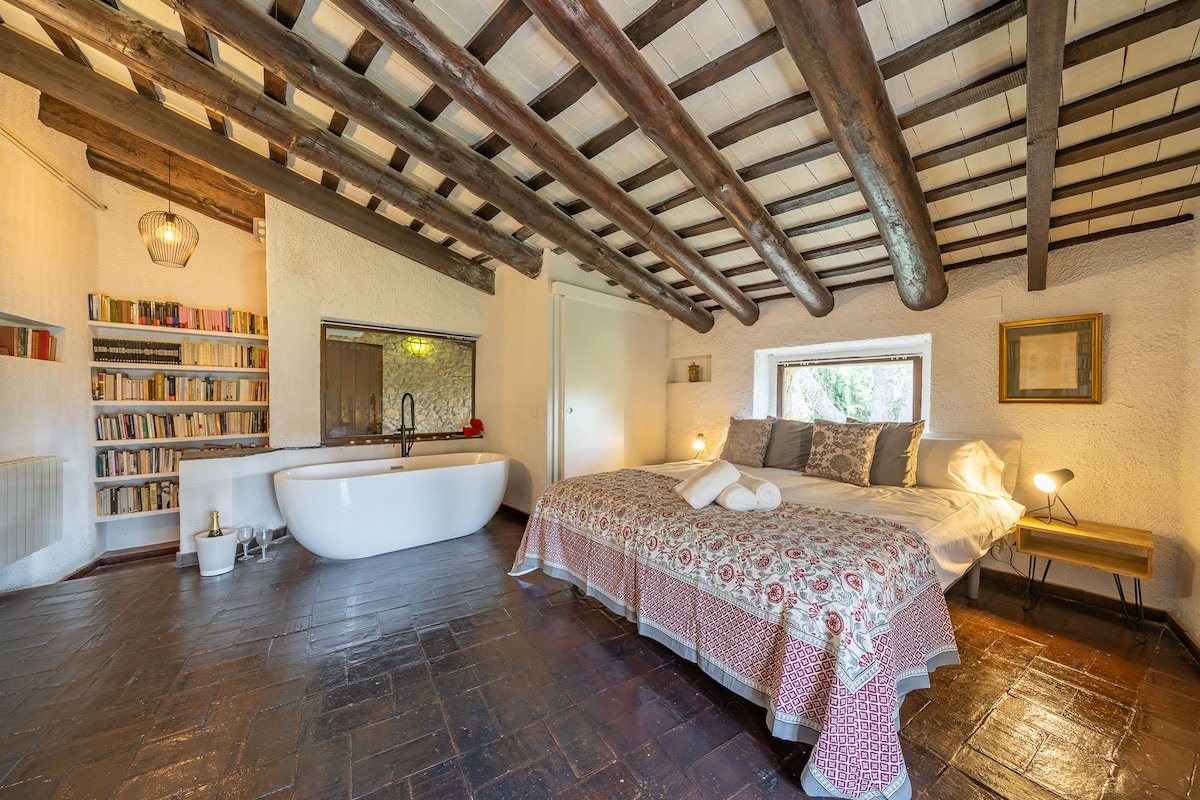 Masia Marco Lux – Large Groups, Pool, BBQ & A/C gallery image 3