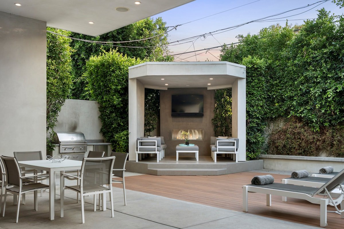 Stylish WeHo Getaway w/ Pool, Cabana & Vibes gallery image 4