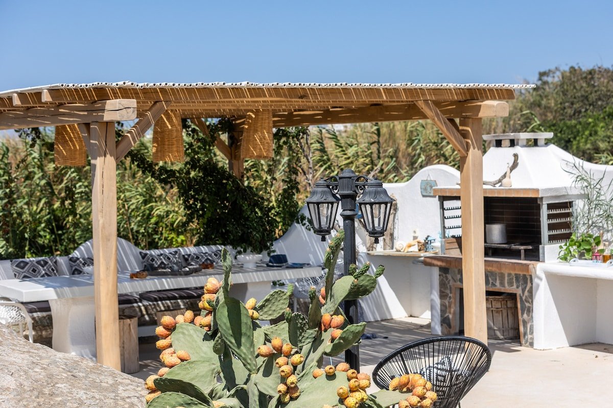 Peratsi Stone Mansion gallery image 4