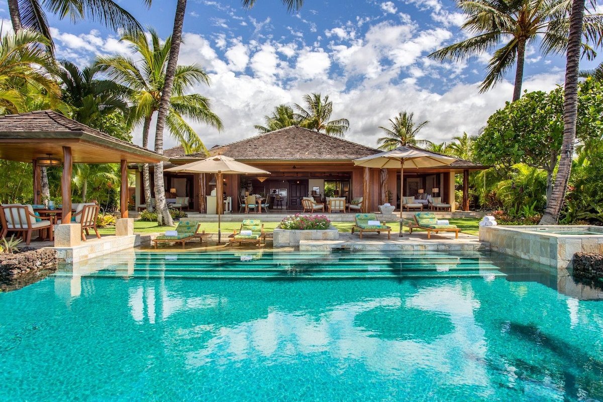 Laueki 8 – Stunning Ocean View | Onsite Staff & Da