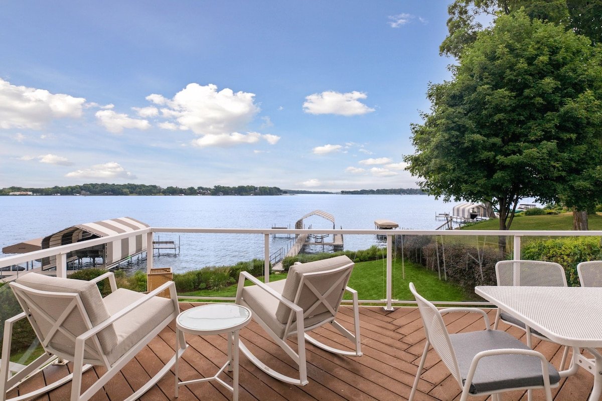 Crystal Bay Getaway | Lake Minnetonka Waterfront gallery image 2
