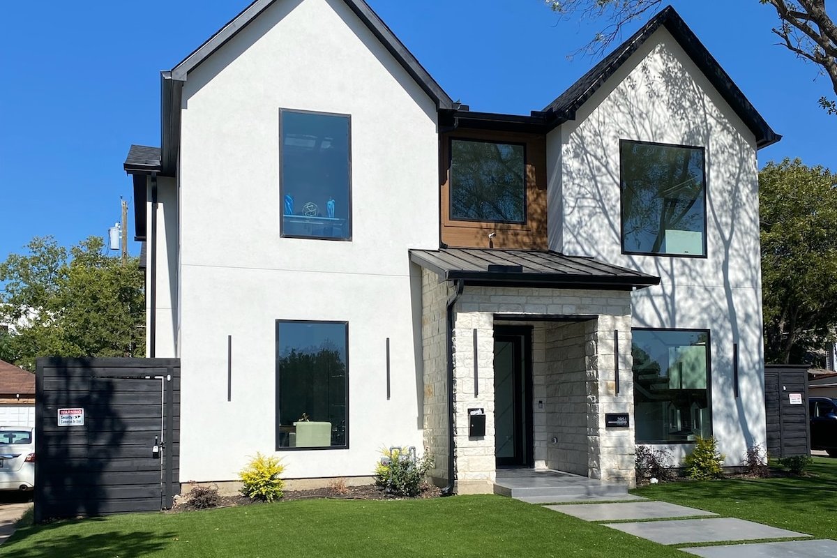 Ultra High-End Luxury Villa! Great Dallas Location gallery image 2