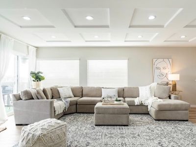 1 Block to Sand Huge 4BR/3BA Modern Duplex