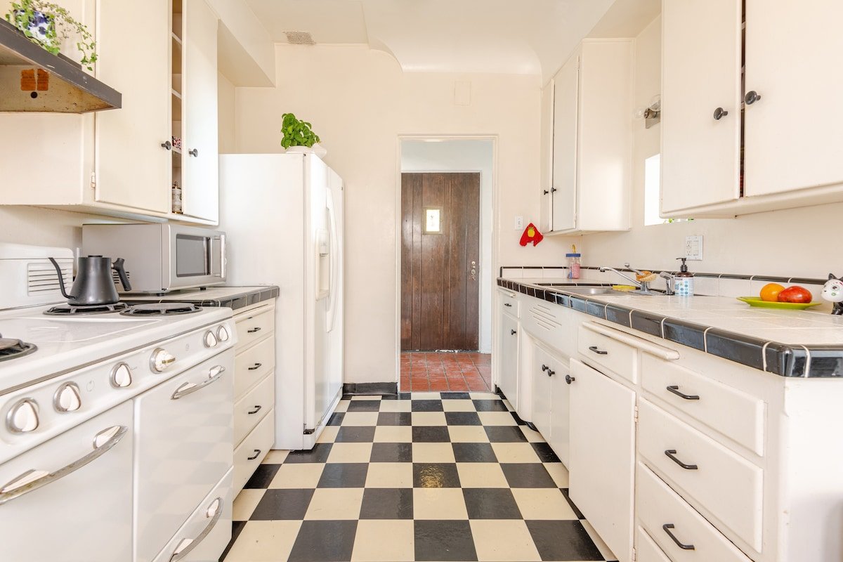 Ollie’s Kitchen Bed & Breakfast II gallery image 5