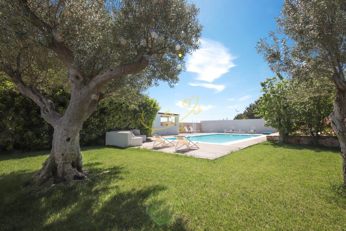 TD Villa Fico Jo Villa with Pool & Lush Garden gallery image 5