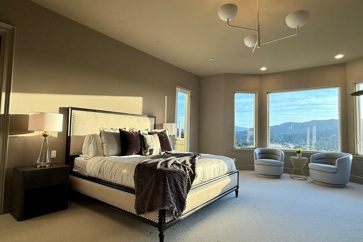 Stunning California Home & Pool gallery image 2