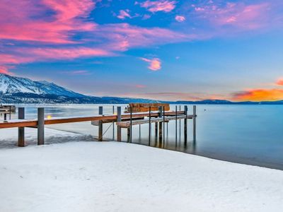 Elegant Waterfront in South Lake Tahoe luxe01