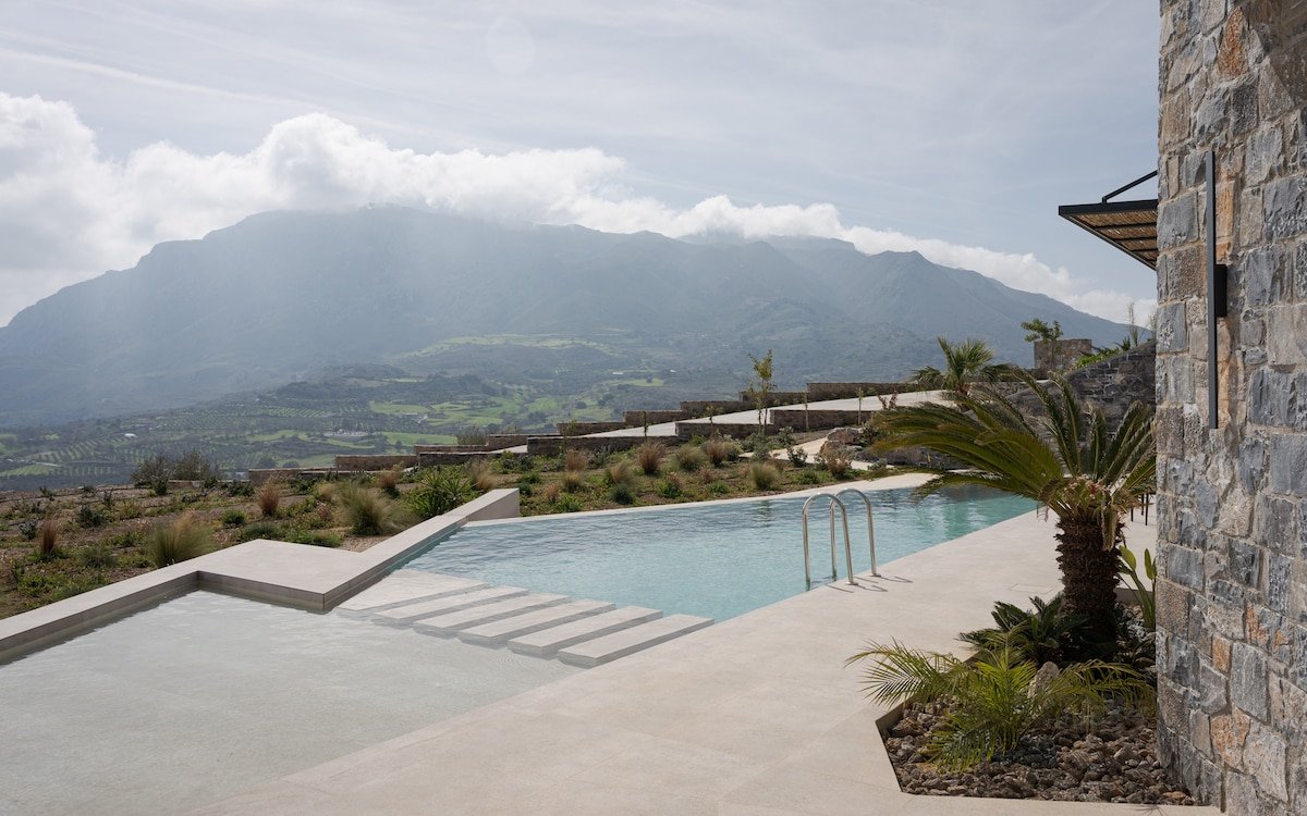 Neromai Cave Luxury Villas gallery image 4